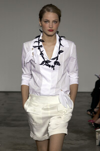 336180657_Thakoon2006WomenRTW31.thumb.jpg.5fdf56a4344e3b2cce60fafaa1691bef.jpg