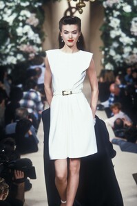 338078249_YvesSaintLaurent1996HauteCouture106.thumb.jpg.a71edd884e15c14434cb7b59551cf65c.jpg