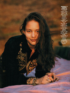 34-ELLEITapr89-m.MariaLouisaMosqueroMonicaBellucciFabrizioFerri.thumb.jpg.82633499ceebbd8db00090aaf93a72a4.jpg