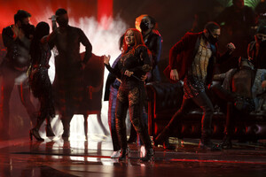 Christina+Aguilera+22nd+Annual+Latin+GRAMMY+vUk_YM31_qcx.jpg