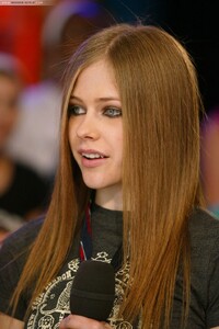 35580Avril_Lavigne057.jpg