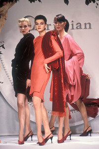 387522994_ChristianDior1990HauteCouture55.thumb.jpg.dd00a88255860f3c42c69e7ccdcf9d6a.jpg