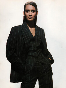 40-ELLEITapr89-m.GailElliott-ph.RobertErdmann.thumb.jpg.2065675e9a45b1a1886d95140eed92b6.jpg