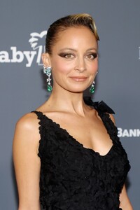 Nicole+Richie+Baby2Baby+10+Year+Gala+Presented+e6M8af0UI3px.jpg