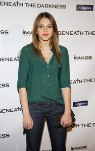 Aimee+Teegarden+Stars+LA+Premiere+Beneath+OQ6Jw3PPgS2x.jpg