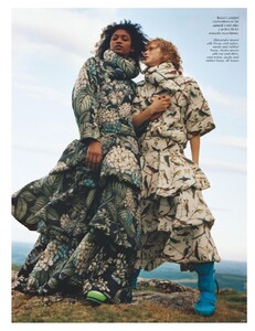 Vogue UK 12.2021-page-004.jpg