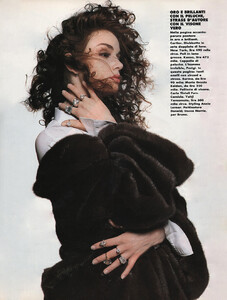 46-ELLEITdec88-m.JuliePewittIkeda-ph.WalterChin.thumb.jpg.4168771591b3c1ee49ed702d6f993733.jpg