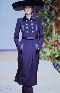 470506974_christian-lacroix-couture-fall-1996(9).thumb.jpg.5f7356e25d7d553b20d7fb2c5645f4d1.jpg