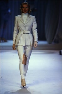 487414810_chloe-fw-1992(15).thumb.jpg.c0379af47e90654647d6c902c6fb02fd.jpg