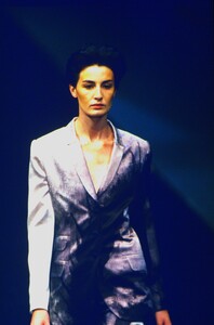 539479576_givenchy-spring-1999-erin(1).thumb.jpg.3afb239e4f6506686274c68834a47324.jpg