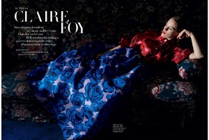 Harper s_Bazaar_UK_-_December_2021-page-m002.jpg