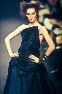 59874826_JeanPaulGaultier1998HauteCouture72.thumb.jpg.a9027016e0779c0dcc47829d317a8d99.jpg