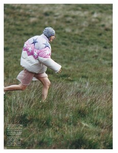 Vogue UK 12.2021-page-005.jpg
