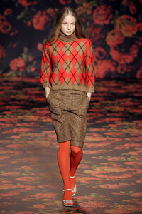 659249084_PaulSmith2005WomenFW23.thumb.jpg.d7af8e088518e75fe6abf8c401c6a7ff.jpg