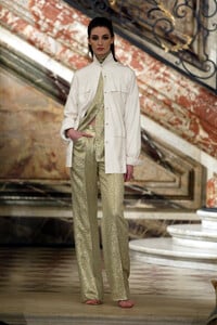 669631641_RalphRucci2003HauteCouture27.thumb.jpg.b16f2801c237add0843d7bd3d3aeb186.jpg