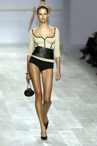 700969227_Blumarine2003WomenRTW22.thumb.jpg.826618aceb3c4a3c4d50be1750816b69.jpg