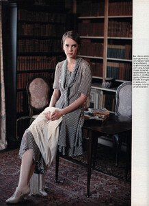 702617861_56-GRAZIAIT12mar1989-m.NicolaBurnsThompsonph.StefanoMassimo.thumb.jpg.47b6160a3be309d46f6ddb73f71e00a5.jpg
