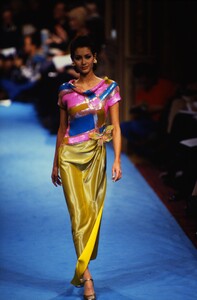 711888947_TORRENTECOUTURESPRING1997(9).thumb.jpg.703bc4b01e40c0932d6ba9cb2357ea23.jpg