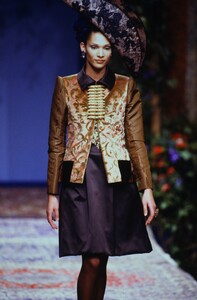 714333230_christian-lacroix-couture-fall-1996(2).thumb.jpg.4255b5634f9b43a248c375f657001418.jpg