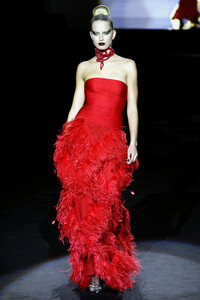 73080474_Valentino2002HauteCouture169.thumb.jpg.919142656df1e80cdaa0da52fd122290.jpg