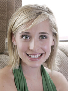 allison mack 2000x3000 wallpaper_www.wallpapername.com_53-compressed-height-6000px-cropped-gigapixel.jpg