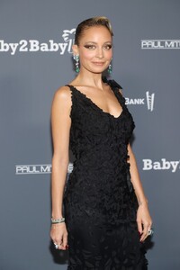 Nicole+Richie+Baby2Baby+10+Year+Gala+Presented+y7fo4_3z8nqx.jpg