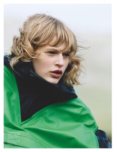 Vogue UK 12.2021-page-003.jpg