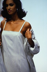 751907987_MaxMaraSpring1992(2).thumb.jpg.4046285fcf58c8871399976157c839d4.jpg
