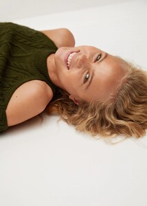 77095942_43_D4.jpg