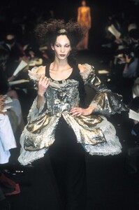 801067724_JeanPaulGaultier1998HauteCouture174.thumb.jpg.e7aac1a23651794a6fd8d80df7c58711.jpg