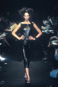 804847237_JeanPaulGaultier1998HauteCouture46.thumb.jpg.28ceef2a2b6a60c32a64ab447550c7ee.jpg