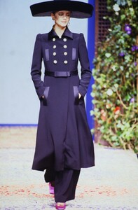 834844905_christian-lacroix-couture-fall-1996(11).thumb.jpg.f21b3ca645a255400775b964edd0d932.jpg