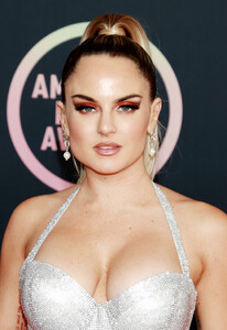 Jojo+2021+American+Music+Awards+Arrivals+MvDiGkSZTxLx.jpeg