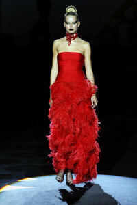 85321768_Valentino2002HauteCouture167.thumb.jpg.3185cd9aca9caa0641072fa57df18df1.jpg