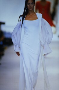 86169422_DiorSpring1994(8).thumb.jpg.598cc3cba044c2b3bd9be082a9e49ae6.jpg