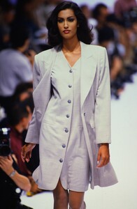 877224477_MaxMaraSpring1992(3).thumb.jpg.372f056dd27cc3fec60cfe599fc8df45.jpg