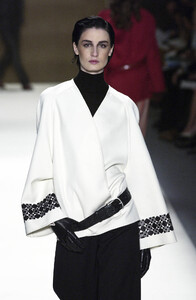 880256050_BillBlass2002WomenRTW13.thumb.jpg.ef3798f99bc6c05231fb7d427cdf597e.jpg