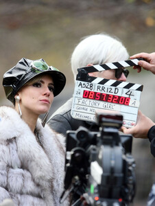 Sienna+Miller+Miller+glamorous+Factory+Girl+m1nkvGjYGMHx.jpg