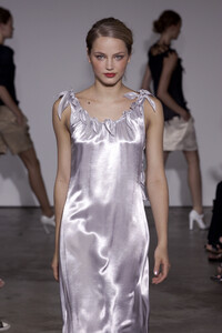 934402878_Thakoon2006WomenRTW68.thumb.jpg.00043a89c06443a198674215ea5d9c06.jpg