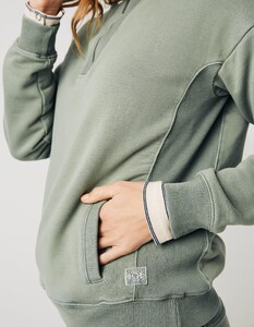 971070_Khaki-Green_Model_Detail_3.jpg