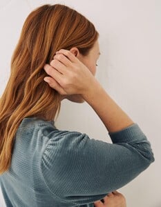 971798_Soft-Teal_Model_Detail_3.jpg