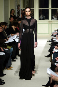 976986822_RalphRucci2004HauteCouture179.thumb.jpg.122a87b0026cd2b3e2ba287c384e7437.jpg