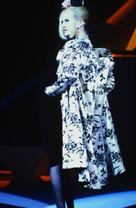 999282099_THIERRY-MUGLER-HC-FALL-1995(6).thumb.jpg.86dfd63de6165df99a02b2c4784f3af6.jpg