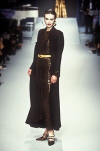 999424875_NinaRicci1996HauteCouture36.thumb.jpg.8dee6a9a5b6f62a2a97589a05dddd452.jpg