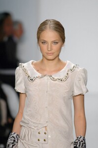 Alice-Roi-SS2006-03.jpg