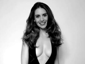 Alison_Brie_196.jpg