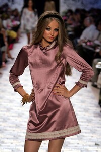 Betsey-Johnson-SS2006-25.jpg