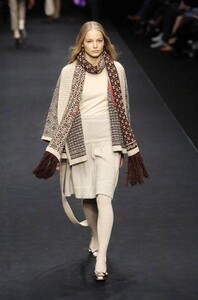 Betty-Jackson-FW2005-02.jpg