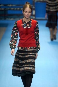 Cacharel-FW2005-07.jpg