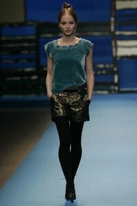 Cacharel-FW2005-09.jpg